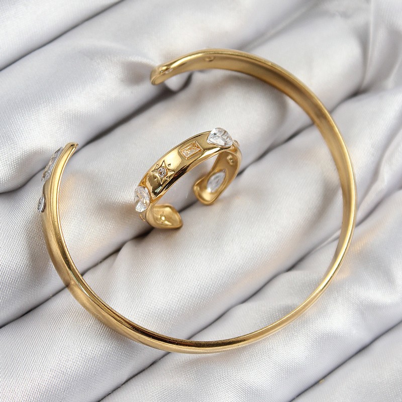 Pirinç Zirkon Taşlı Ayrık Model Gold Renk Bileklik Yüzük Set Pirinç Zirkon Taşlı Ayrık Model Gold Renk Bileklik Yüzük Set