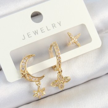 Pirinç Zirkon Taşlı Çiçek Ve Ay Model Gold Renk 3'lü Çift Kadın Küpe Set Pirinç Zirkon Taşlı Çiçek Ve Ay Model Gold Renk 3'lü Çift Kadın Küpe Set