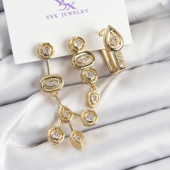 Pirinç Zİrkon Taşlı Geometrik Model Gold Renk 3'lü Kadın Küpe Pirinç Zİrkon Taşlı Geometrik Model Gold Renk 3'lü Kadın Küpe