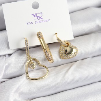 Pirinç Zİrkon Taşlı Kalp Model Gold Renk 3'lü Kadın Küpe Pirinç Zİrkon Taşlı Kalp Model Gold Renk 3'lü Kadın Küpe