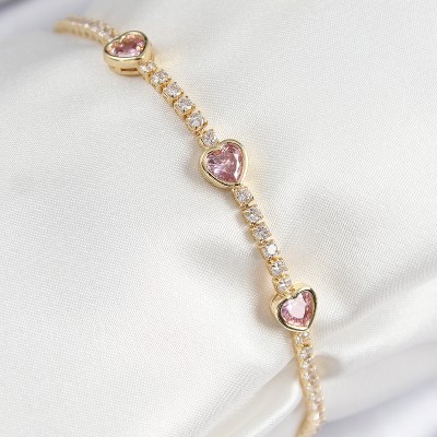 Pirinç Zirkon Taşlı Pembe Kalp Model Gold Renk Kadın Bileklik Pirinç Zirkon Taşlı Pembe Kalp Model Gold Renk Kadın Bileklik