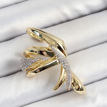 Pirinç Zirkon Taşlı Sıkıştırma Sağ Kıkırdak Gold Renk Kadın Küpe Pirinç Zirkon Taşlı Sıkıştırma Sağ Kıkırdak Gold Renk Kadın Küpe
