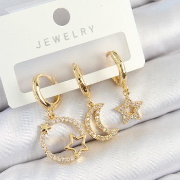 Pirinç Zirkon Taşlı Yıldız Ve Ay Model Gold Renk 3'lü Kadın Küpe Set Pirinç Zirkon Taşlı Yıldız Ve Ay Model Gold Renk 3'lü Kadın Küpe Set