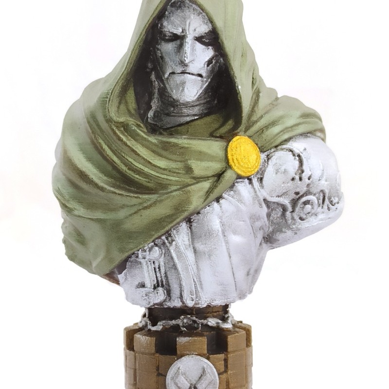 Polyester Dr. Doom Figürü Polyester Dr. Doom Figürü
