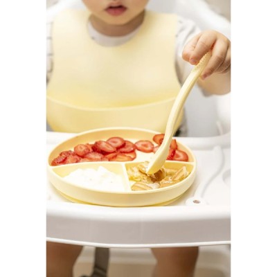 Sarı 3’lü Silikon Yemek Seti – Önlük + Diş Kaşıyıcılı Kaşık + Vakumlu Tabak Sarı 3’lü Silikon Yemek Seti – Önlük + Diş Kaşıyıcılı Kaşık + Vakumlu Tabak