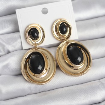 Siyah Sallantılı Damla Model Gold Renk Vintage Kadın Küpe Siyah Sallantılı Damla Model Gold Renk Vintage Kadın Küpe