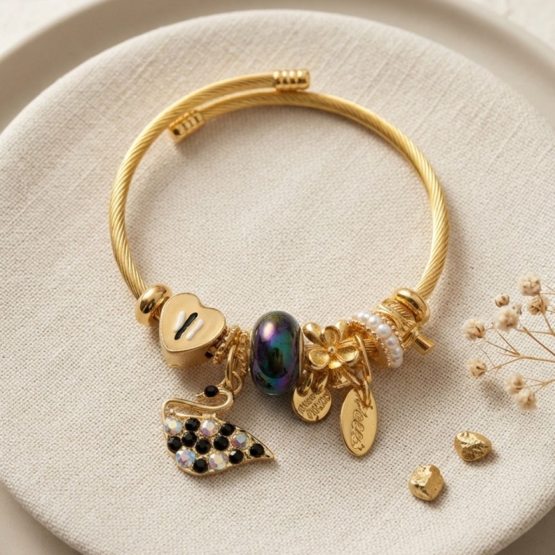 Siyah Swan Model Charmlı Bileklik Siyah Swan Model Charmlı Bileklik