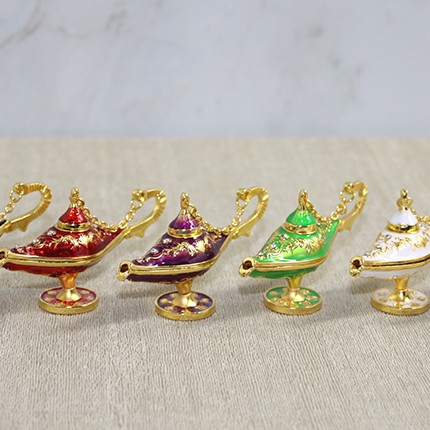 Swarovski Minyatür Alaaddin Sihirli Lambası Swarovski Minyatür Alaaddin Sihirli Lambası