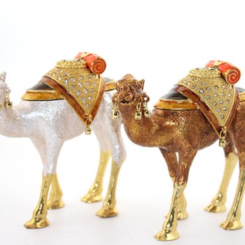 Swarovski Taşlı Tekli Deve Figürü Model 9 Swarovski Taşlı Tekli Deve Figürü Model 9