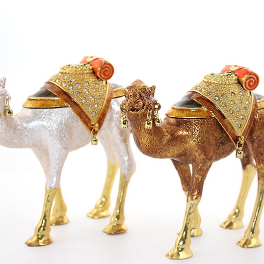 Swarovski Taşlı Tekli Deve Figürü Model 9 Swarovski Taşlı Tekli Deve Figürü Model 9