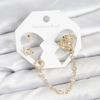 Uzay Model Pirinç Gold Renk Zincir Bağlantılı Ear Cuff Küpe Seti Uzay Model Pirinç Gold Renk Zincir Bağlantılı Ear Cuff Küpe Seti