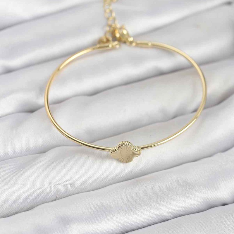 Yonca Model Gold Renk Kadın Bileklik Yonca Model Gold Renk Kadın Bileklik