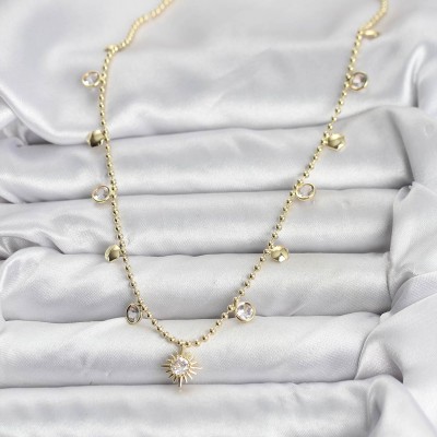 Zirkon Taşlı Kutup Yıldızı Model Pirinç Gold Renk Kadın Kolye Zirkon Taşlı Kutup Yıldızı Model Pirinç Gold Renk Kadın Kolye