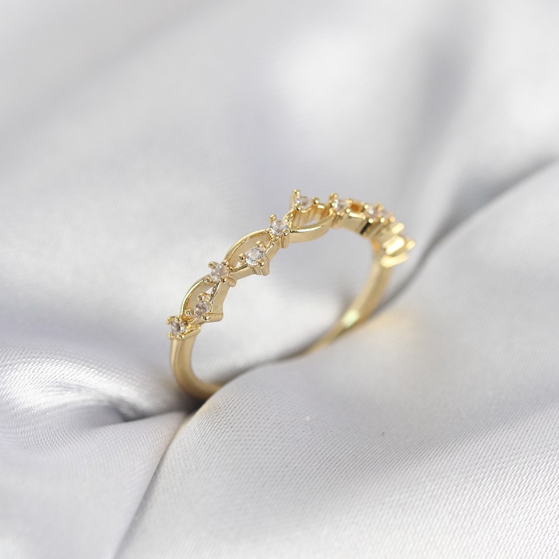 Zirkon Taşlı Pirinç Gold Renk Kadın Yüzük Zirkon Taşlı Pirinç Gold Renk Kadın Yüzük